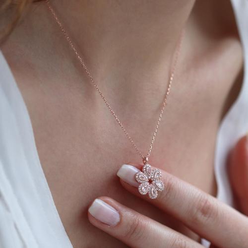 Çiçek Modeli Zirkon Taşlı Rose Gold Kaplama Gümüş Kolye