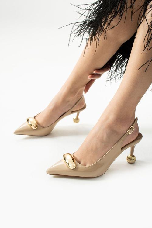 Bej Rugan Vegan Deri 7Cm İnce Topuklu Stiletto | Gold Detaylı Şık Kadın Ofis Abiye Günlük Ayakkabı