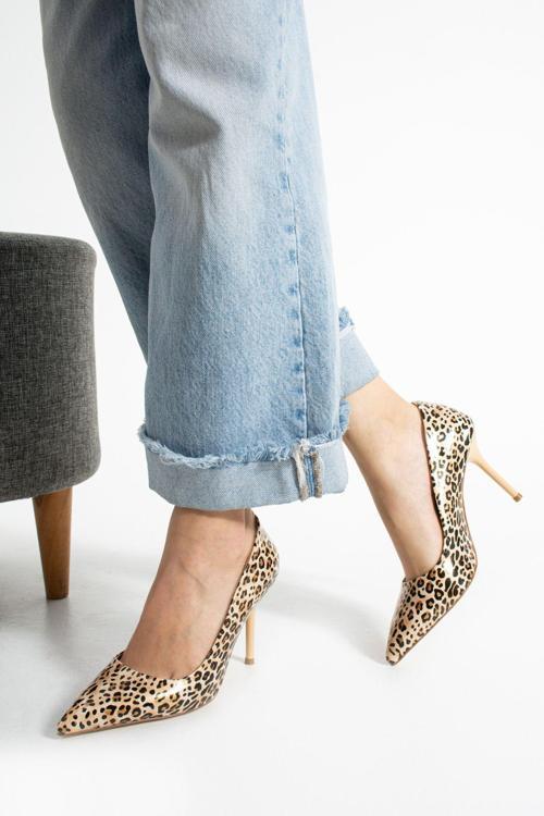 Kadın İnce Topuklu Ayakkabı Bej Leopar Desenli Rugan Görünümlü Stiletto Rahat Şık Ofis Özel Gün