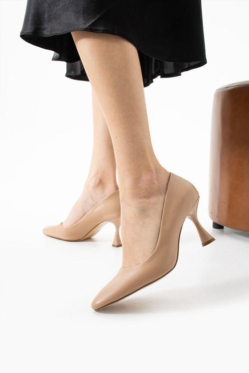 Bej Mat Vegan Deri 7Cm İnce Topuklu Hafızalı Pedli Sivri Burun Günlük Ofis Abiye Stiletto