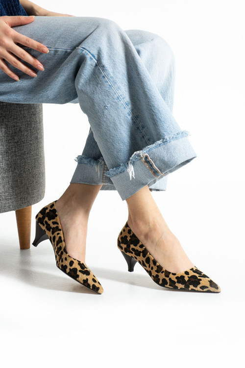 Leopar Desenli Kısa Topuklu Ayakkabı Kadın Sivri Burun Rahat Günlük Şık Ofis Ayakkabısı
