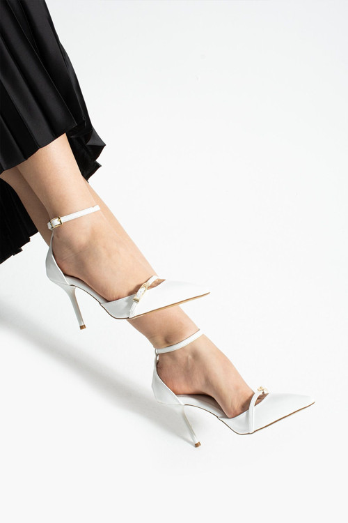 Beyaz Parlak Kırışık Vegan Deri Stiletto | 9 Cm İnce Topuk | Sivri Burun | Şık Rahat Kadın Ayakkabı