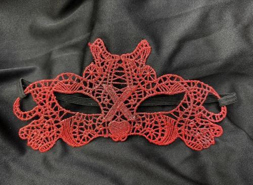 Nessiworld Kırmızı Dantel Masquerade Maskesi Çift Taraflı 10 No
