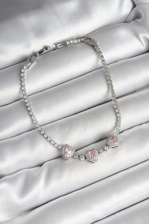 Pirinç Sıralı Pembe Kalp Figürlü Zirkon Taşlı Gümüş Renk Kadın Bileklik - EBJ250530W34295