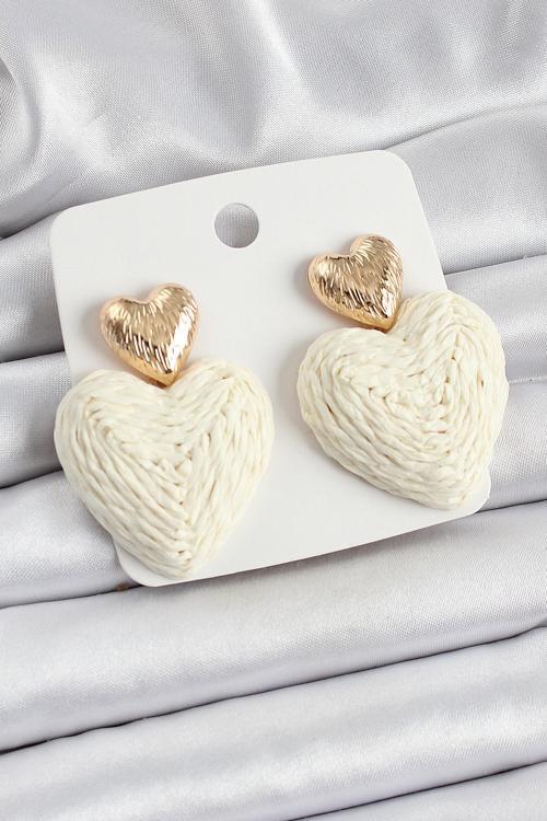 Krem Kalp Figürlü Hasır Örgü Model Gold Renk Kadın Küpe SL12267