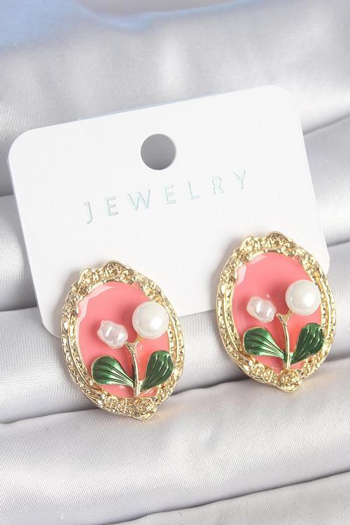 Pirinç Gold Renk Pembe Mineli İncili Çiçek İşlemli Portre Model Kadın Küpe SL11740