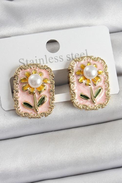 Pirinç Pembe Mineli Papatya Figürlü Sanatsal Portre Model Gold Renk Kadın Küpe SL12229