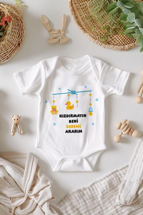 %100 Pamuk Kısa Kollu Dedemi Ararım Desenli Çıtçıtlı Bebek Body Zıbın Beyaz