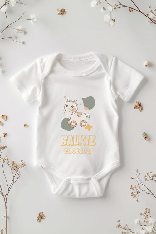 %100 Pamuk Kısa Kollu Sevimli Tay Kişiye Özel Desenli Çıtçıtlı Bebek Body Zıbın Beyaz