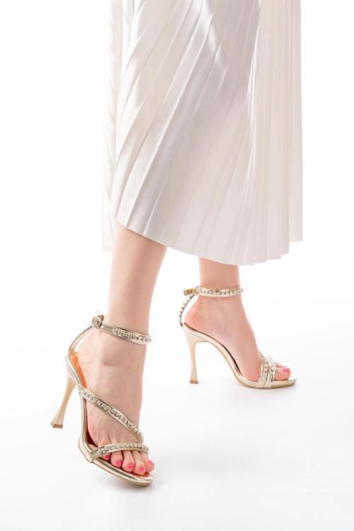 Gold Taşlı Vivet Platformlu Topuklu Kadın Ayakkabı