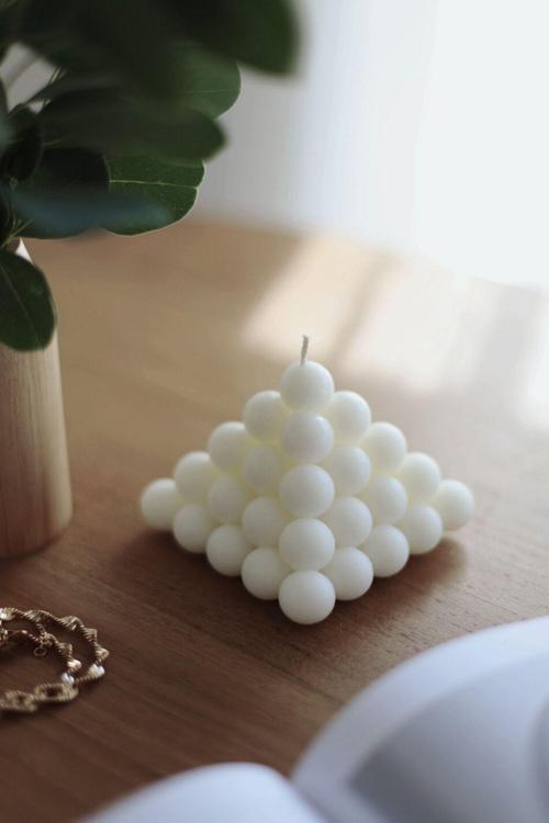 Dekoratif Piramit Bubble Kokulu Mum - Bubble Mum Soya Wax Candle 1 Adet Beyaz