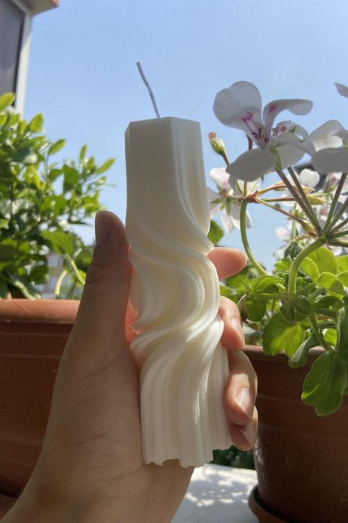 Dekoratif Desenli Uzun Kartanesi Mum - Snowflake Kokulu Vegan Soya Wax Mumu