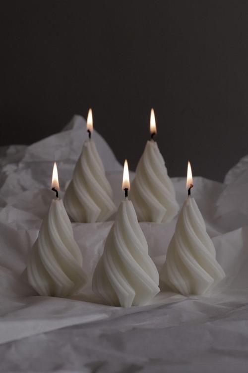 Desenli Yılbaşı Ağacı Dekoratif Mum - Kokulu Vegan Soya Wax Mumu 1 Adet