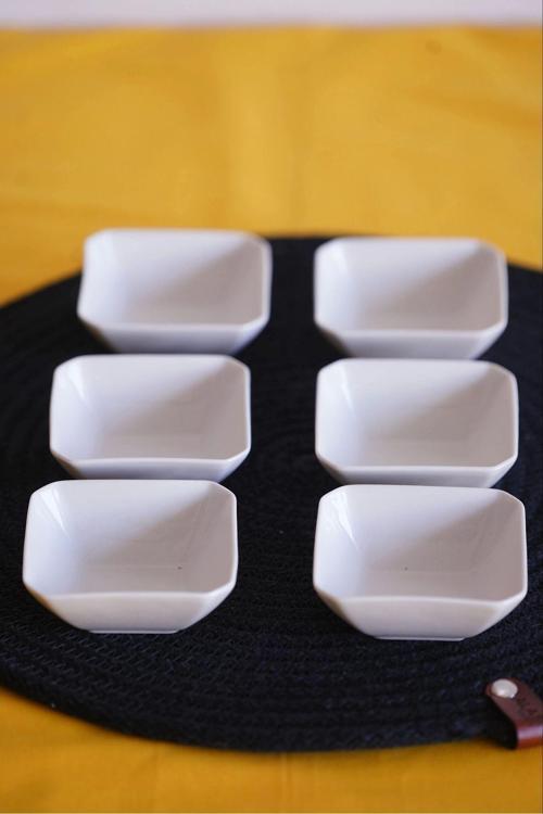 6’lı Beyaz Porselen Mini Sosluk – Kare Form 7x7 cm Çerezlik Kase