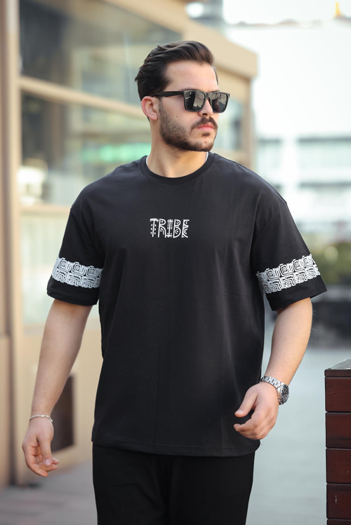 Siyah Tribe Baskı Detaylı Sıfır Yaka Kısa Kollu Oversize Tişört- 2503