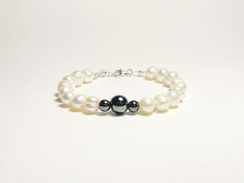 AY TANELERİ BİLEKLİK