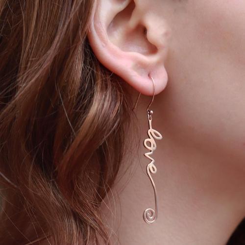 Rose Gold Kaplama Love Gümüş Küpe