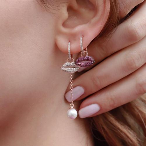 Zirkon Taşlı Dudak Figürlü Rose Gold Kaplama İncili Gümüş Küpe