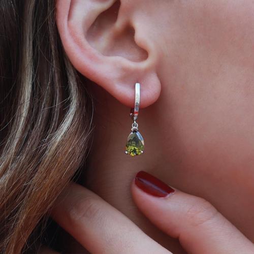 Damla Modeli Sallantılı Peridot Taşlı 925 Ayar Gümüş Küpe