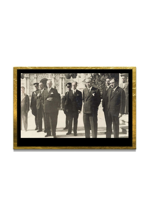 Yapay Zeka İle Yenilenmiş Atatürk Fotoğrafları Siyah Beyaz Cam Tablo, 3D Dekoratif Baskı 759
