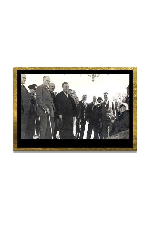 Yapay Zeka İle Yenilenmiş Atatürk Fotoğrafları Siyah Beyaz Cam Tablo, 3D Dekoratif Baskı 323