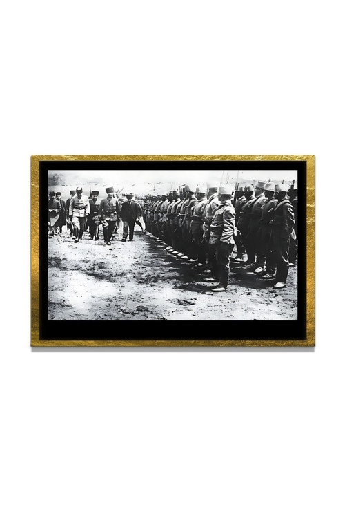Yapay Zeka İle Yenilenmiş Atatürk Fotoğrafları Siyah Beyaz Cam Tablo, 3D Dekoratif Baskı 703