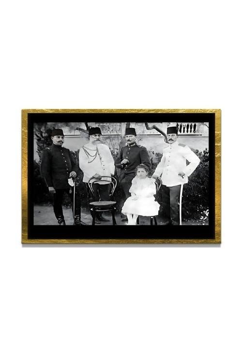 Yapay Zeka İle Yenilenmiş Atatürk Fotoğrafları Siyah Beyaz Cam Tablo, 3D Dekoratif Baskı 591
