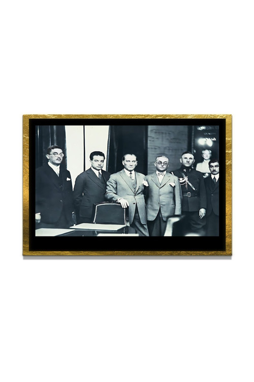 Yapay Zeka İle Yenilenmiş Atatürk Fotoğrafları Siyah Beyaz Cam Tablo, 3D Dekoratif Baskı 264
