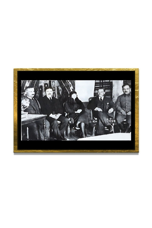 Yapay Zeka İle Yenilenmiş Atatürk Fotoğrafları Siyah Beyaz Cam Tablo, 3D Dekoratif Baskı 431