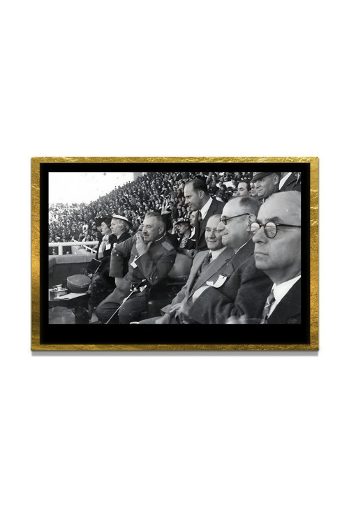 Yapay Zeka İle Yenilenmiş Atatürk Fotoğrafları Siyah Beyaz Cam Tablo, 3D Dekoratif Baskı 281