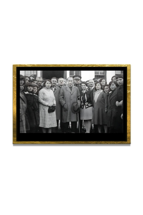 Yapay Zeka İle Yenilenmiş Atatürk Fotoğrafları Siyah Beyaz Cam Tablo, 3D Dekoratif Baskı 01