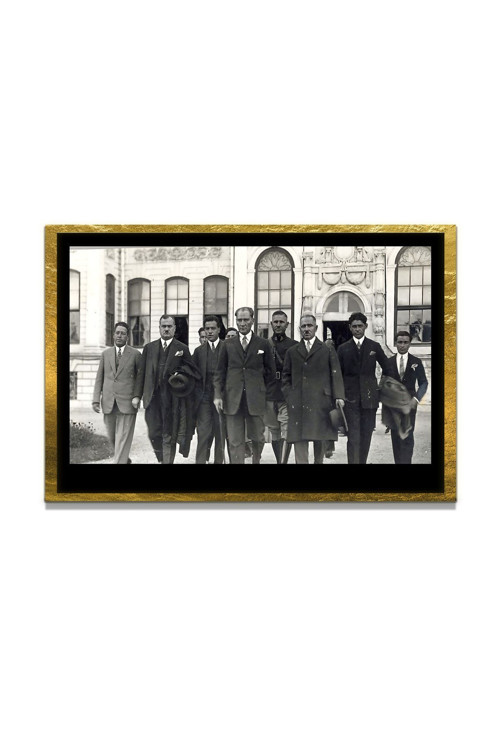 Yapay Zeka İle Yenilenmiş Atatürk Fotoğrafları Siyah Beyaz Cam Tablo, 3D Dekoratif Baskı 771