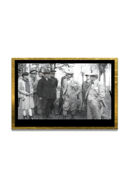 Yapay Zeka İle Yenilenmiş Atatürk Fotoğrafları Siyah Beyaz Cam Tablo, 3D Dekoratif Baskı 55