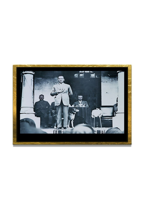 Yapay Zeka İle Yenilenmiş Atatürk Fotoğrafları Siyah Beyaz Cam Tablo, 3D Dekoratif Baskı 304