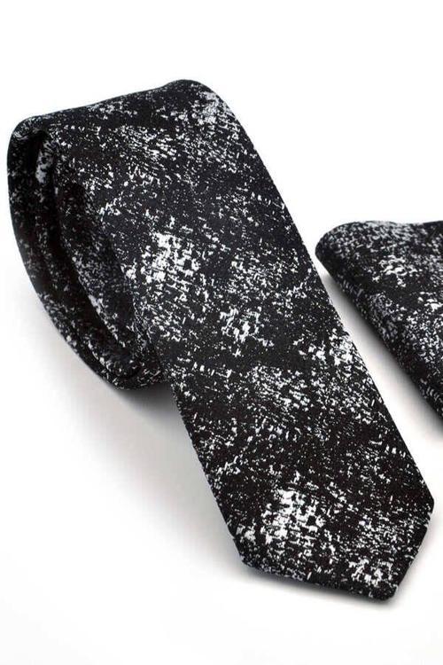 Beyaz Motif Desenli Siyah Dokuma Kumaş Mendilli Slim Fit Kravat  / SDK-220715