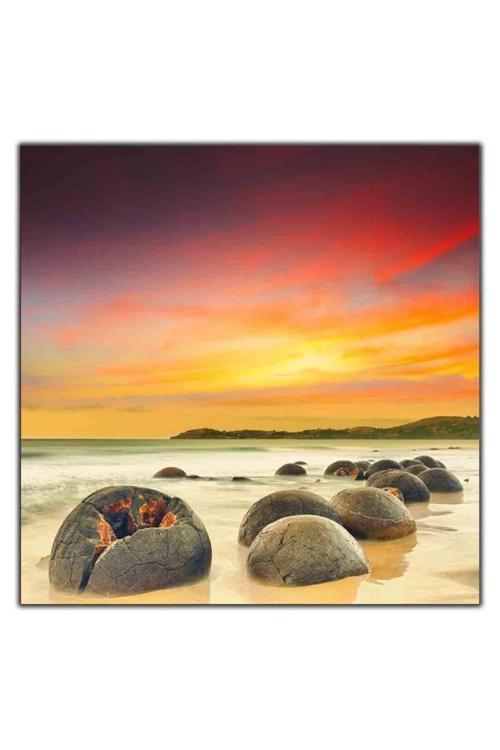 Gün Batımında Moeraki Boulders Plajı Kanvas Tablo