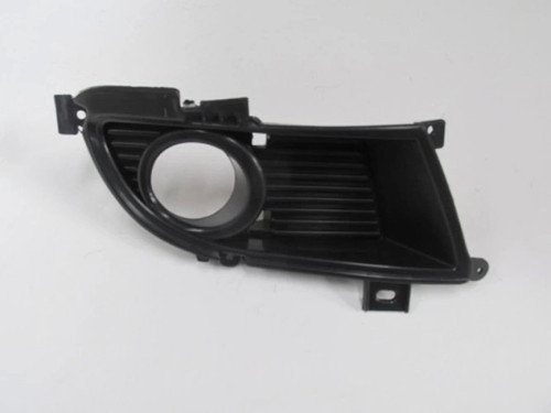 Sis Lamba Kapağı Lancer 2003-2006 Sağ (Sis Delikli) Siyah (1 Adet) (Oem No: Mn126546)