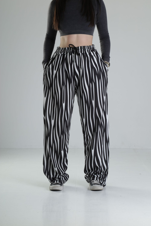 Rahat Kesim Desenli Baggy Pantolon
