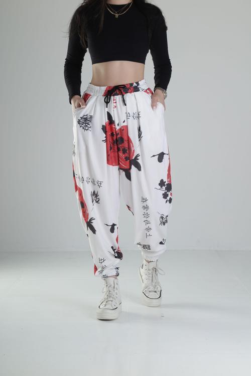 Beyaz Çin Ağacı Desenli Jogger Pantolon