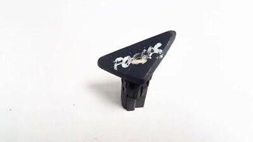 Ford Focus 1998-2005 Bagaj Açma Düğmesi  (Oem No:98Ag19B514Ae)