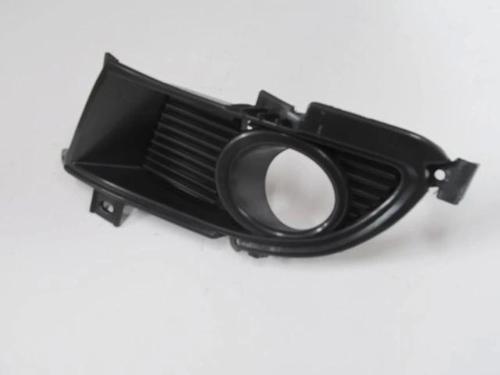 Mitsubishi Lancer- 2004-2006  Sis Lamba Kapağı Sol Sis Delikli Siyah (Fpı) (Oem No:Mn126455)