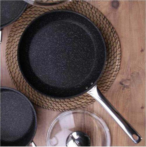 Black Line Granit Döküm 24 cm Tava Siyah