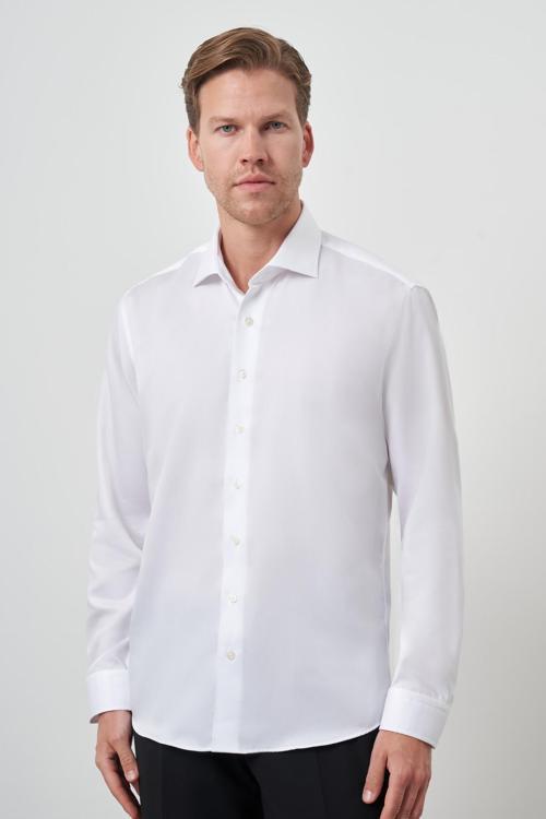  Erkek Beyaz Pamuk Trend Slim Fit Dar Kesim Non Iron Gömlek