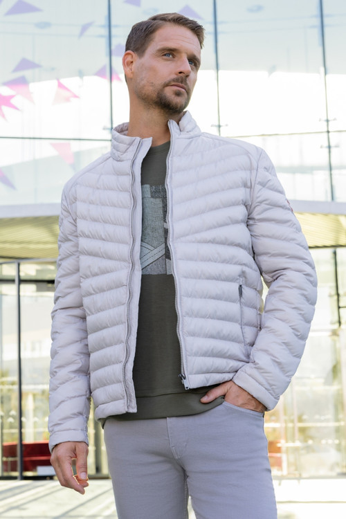 Erkek Beyaz Su İtici Rüzgar Geçirmez Dynamic Fit Rahat Kesim Şişme Mont