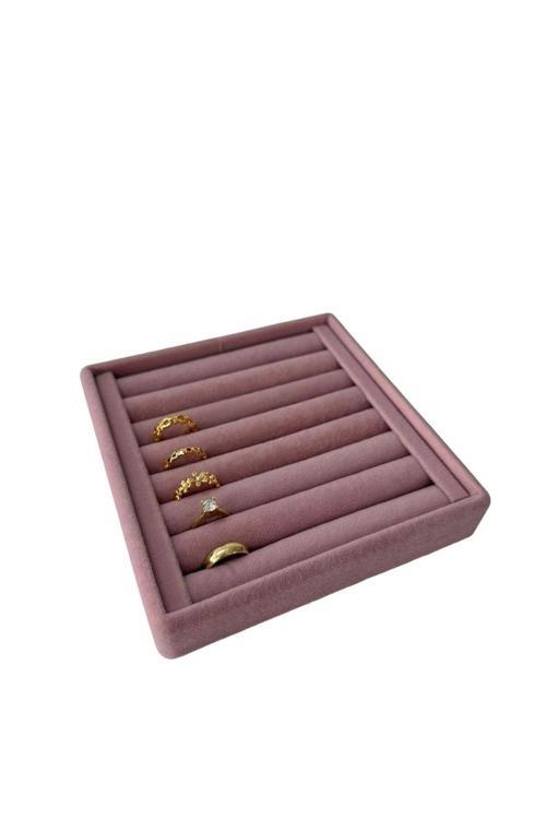 Süet Kumaş Pembe Renk 15 Cm / 15 Cm Yüzük Sergileme Standı