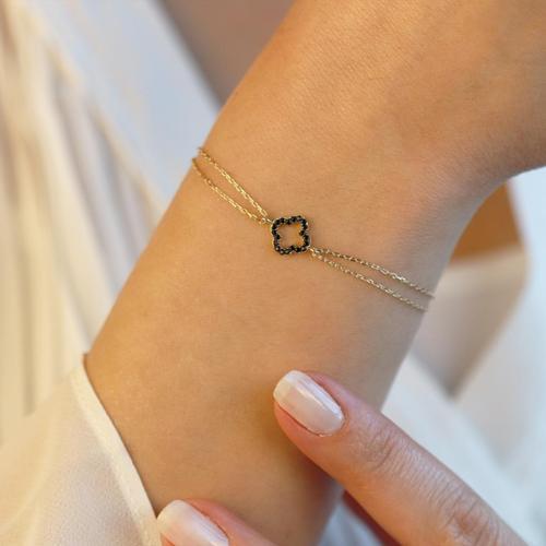 Mini Yonca Figürlü Gold Kaplama Siyah Zirkon Taşlı Gümüş Bileklik