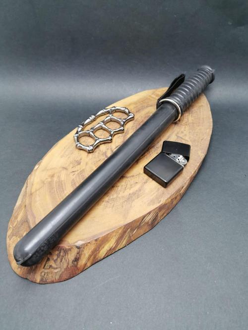 40 cm Boyunda Polis Jop ve Yanında Musta ve Zippo Çakmak ile Beraber SCK458399