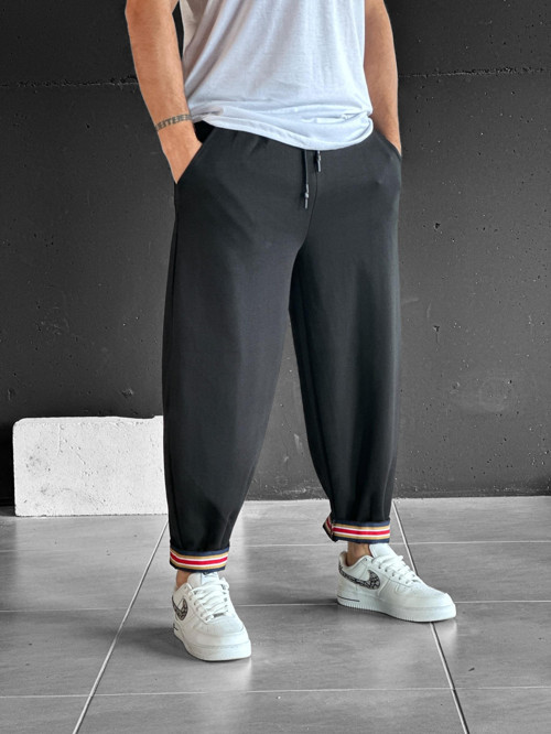 Paça Detaylı Siyah Boyfriend Pantolon