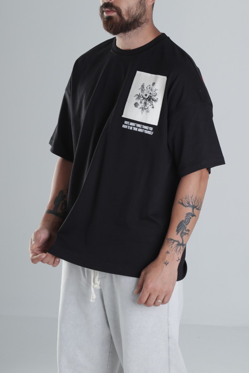 Halı Desenli Siyah Tasarım T-Shirt