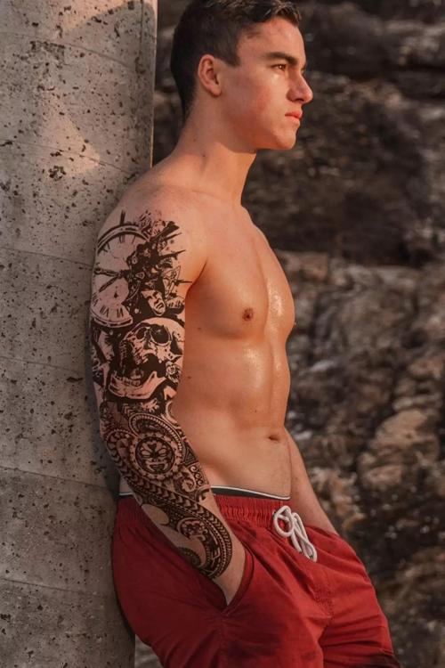 Geçici Kurukafa ve Saat Kol Dövme Tattoo